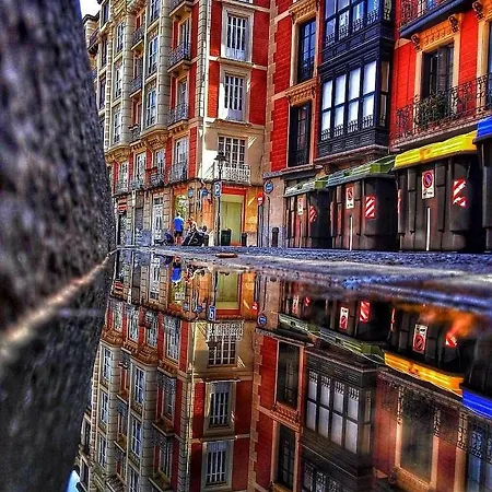 Guggenheim Center Δωμάτια σε οικογενειακή κατοικία