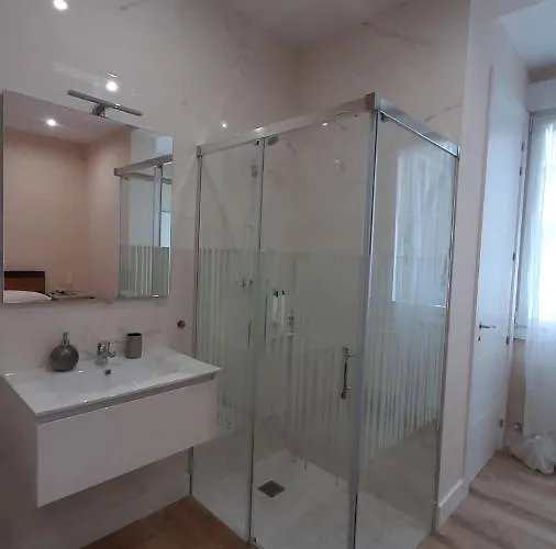 Δωμάτια σε οικογενειακή κατοικία Guggenheim Center *