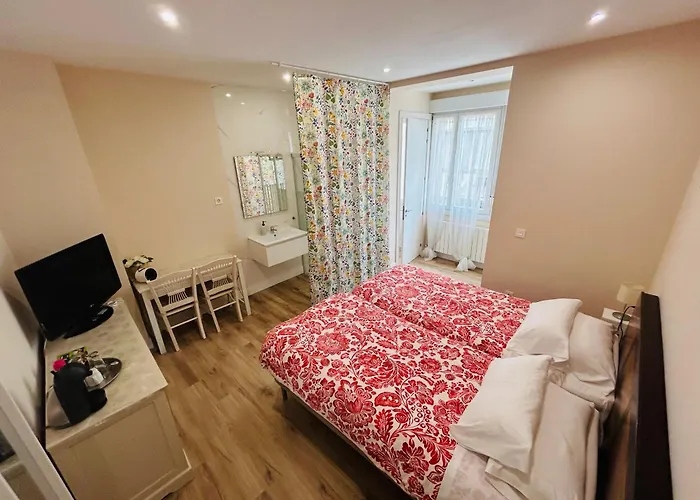 Guggenheim Center Δωμάτια σε οικογενειακή κατοικία